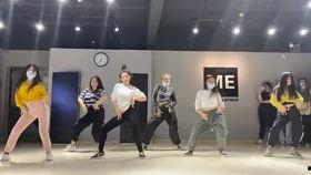 成人舞蹈最亲爱的人视频,成人舞蹈中最动人的爱情故事