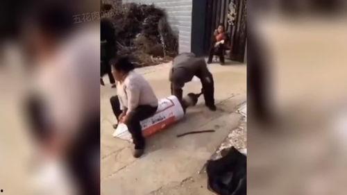 成人喝水搞笑视频,成人搞笑视频集锦  第2张