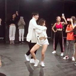 圈子成人双人舞蹈视频,揭秘成人双人舞蹈的魅力瞬间