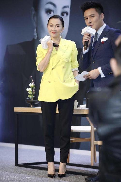 成人兄妹正装穿搭视频,成人兄妹时尚穿搭指南